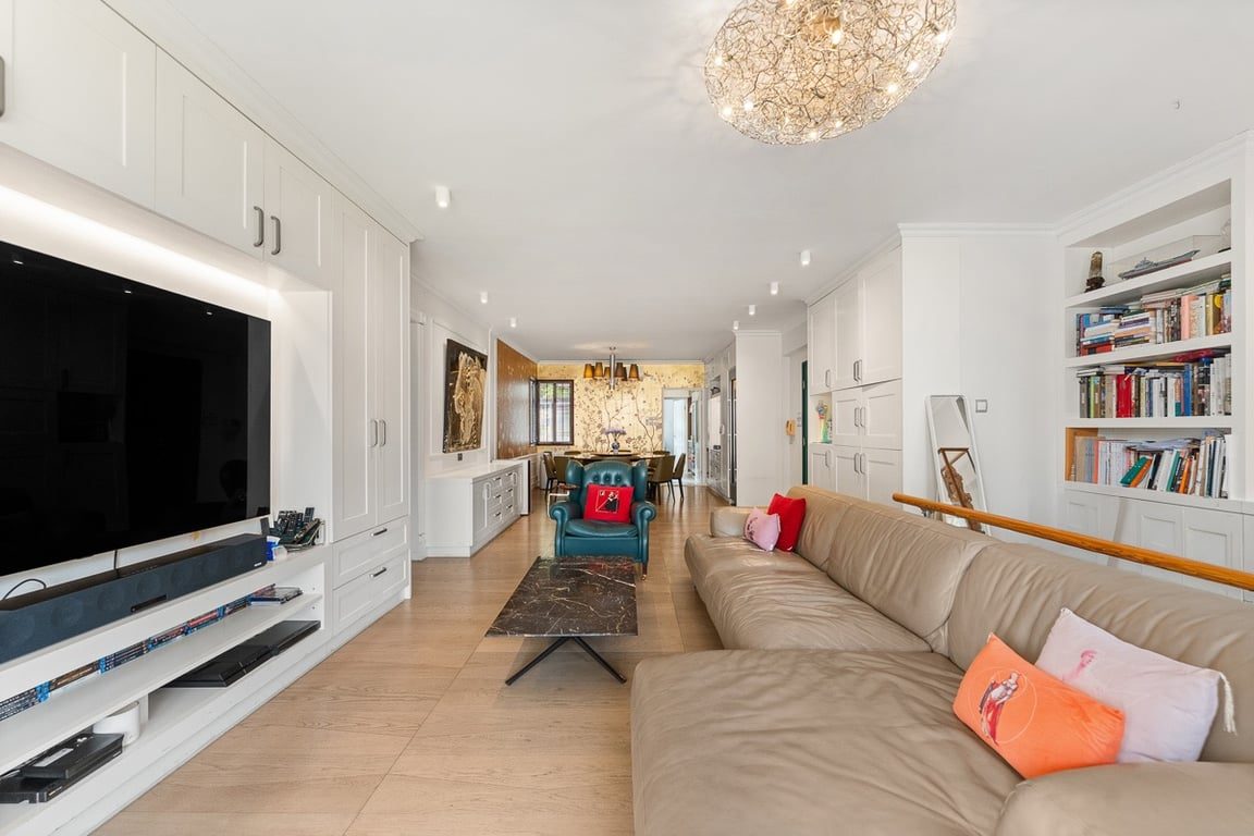 photo 4 — Pearl Gardens, Mid Levels Central