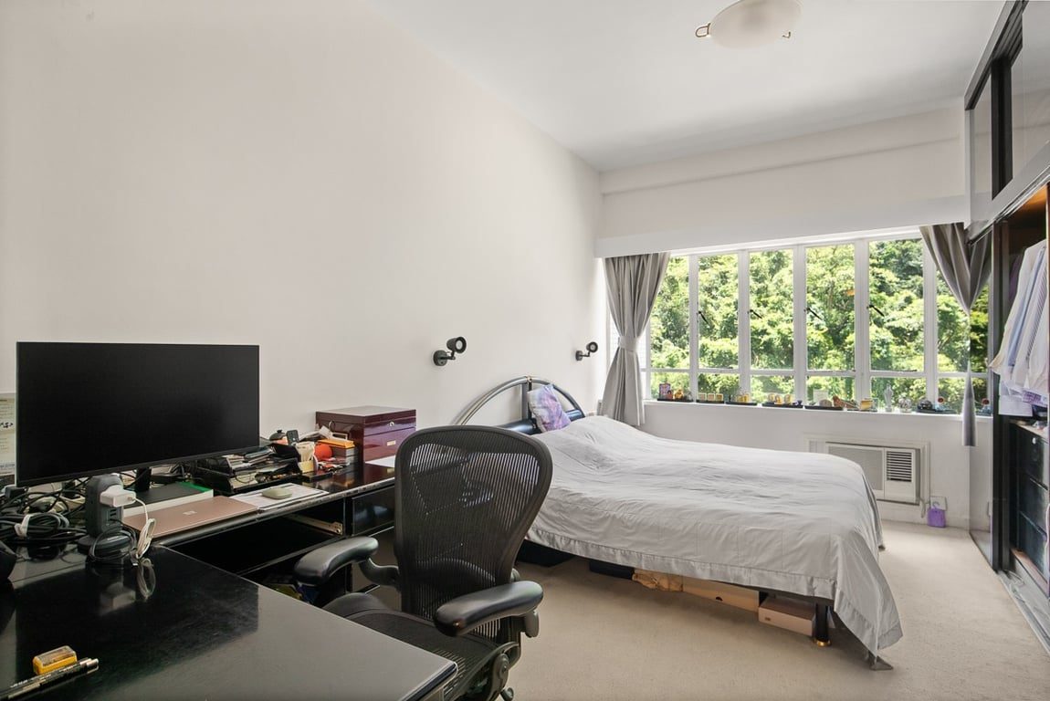 photo 13 — Woodland Heights, Mid Levels East