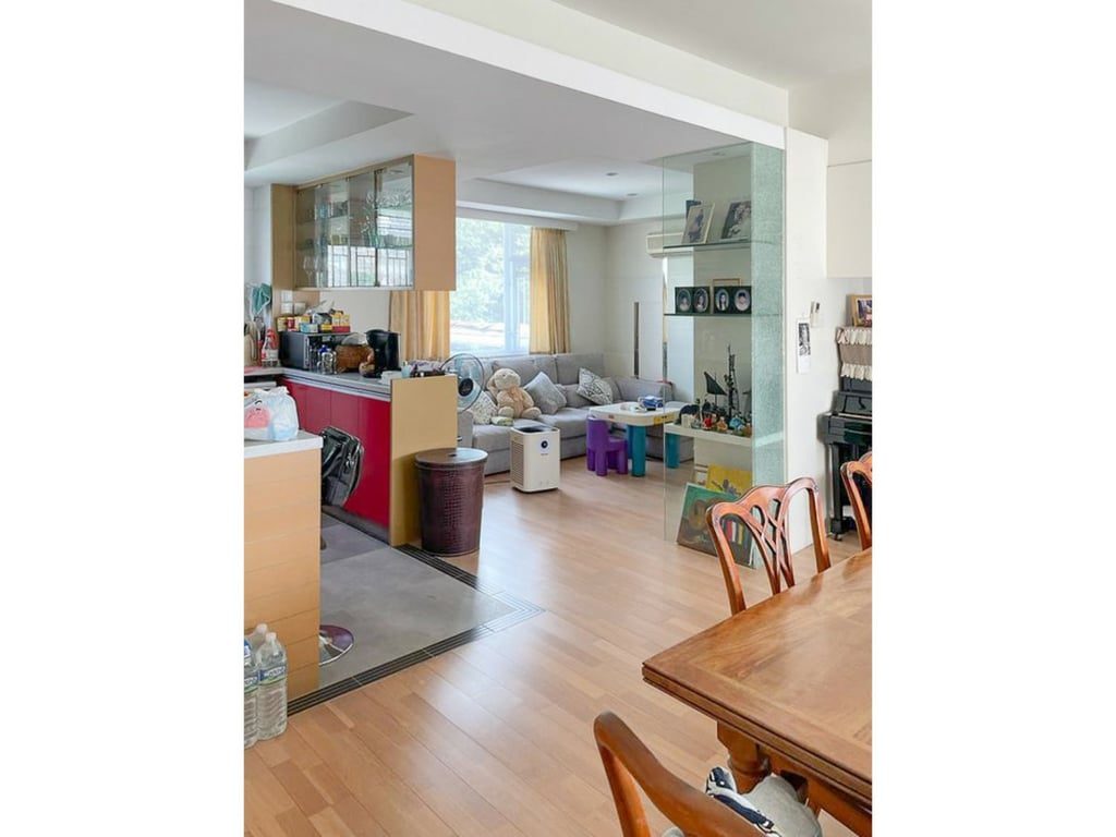 photo 5 — Glamour Court, Pok Fu Lam
