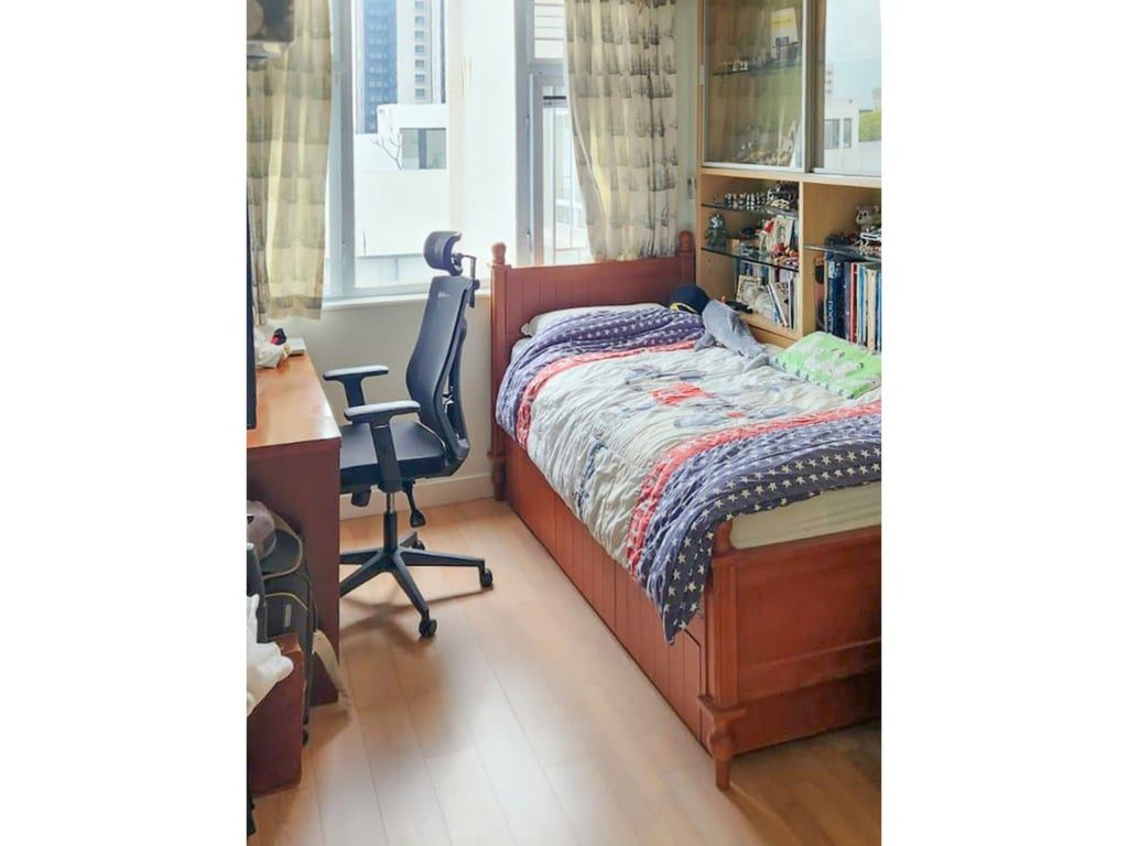photo 7 — Glamour Court, Pok Fu Lam