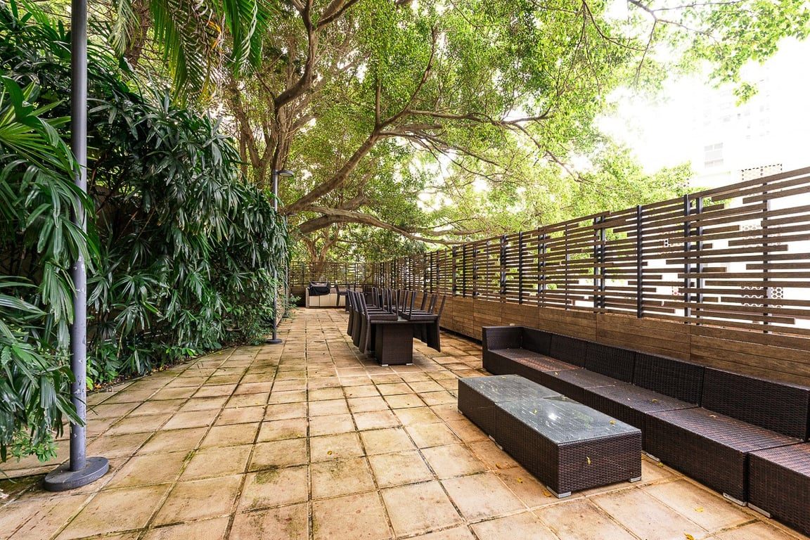 photo 19 — Chung Tak Mansion, Mid Levels Central