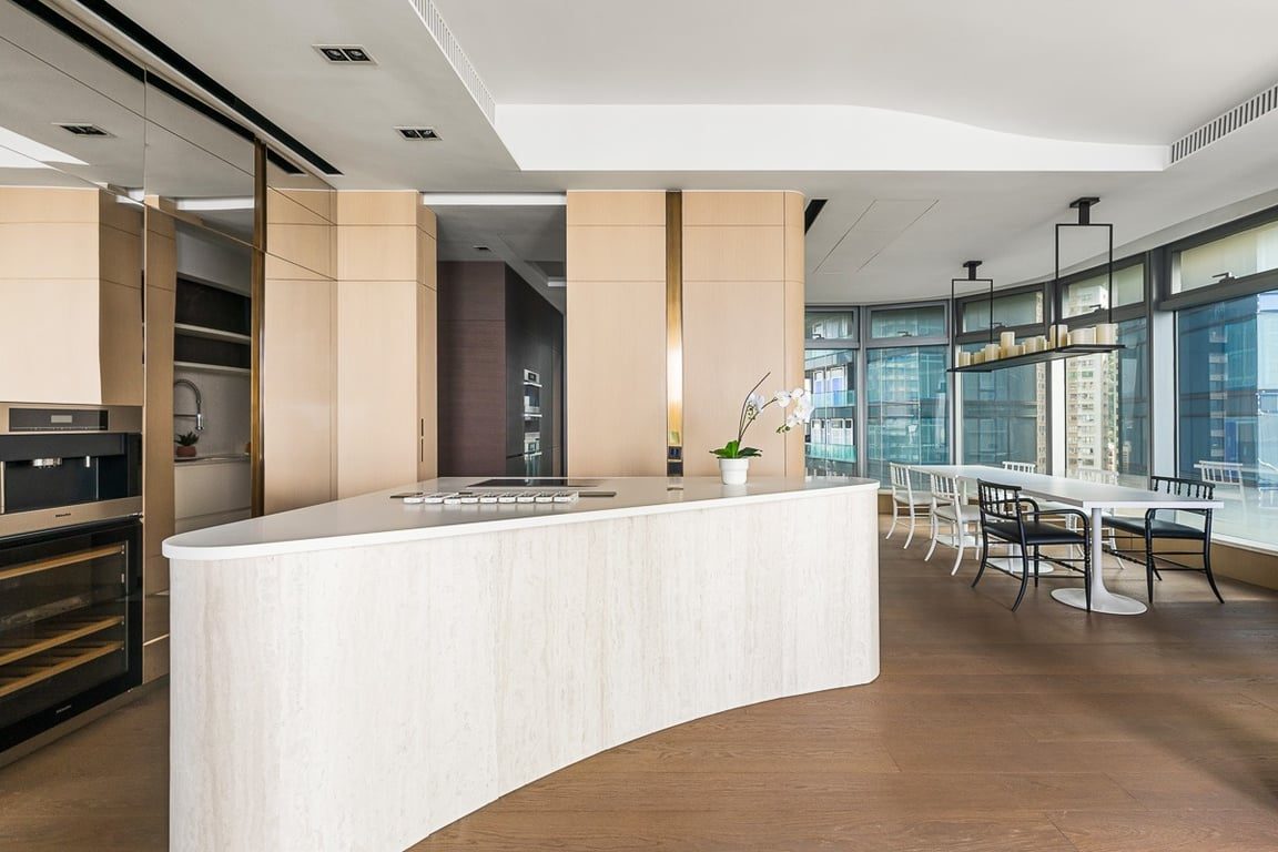 photo 2 — Argenta, Mid Levels West