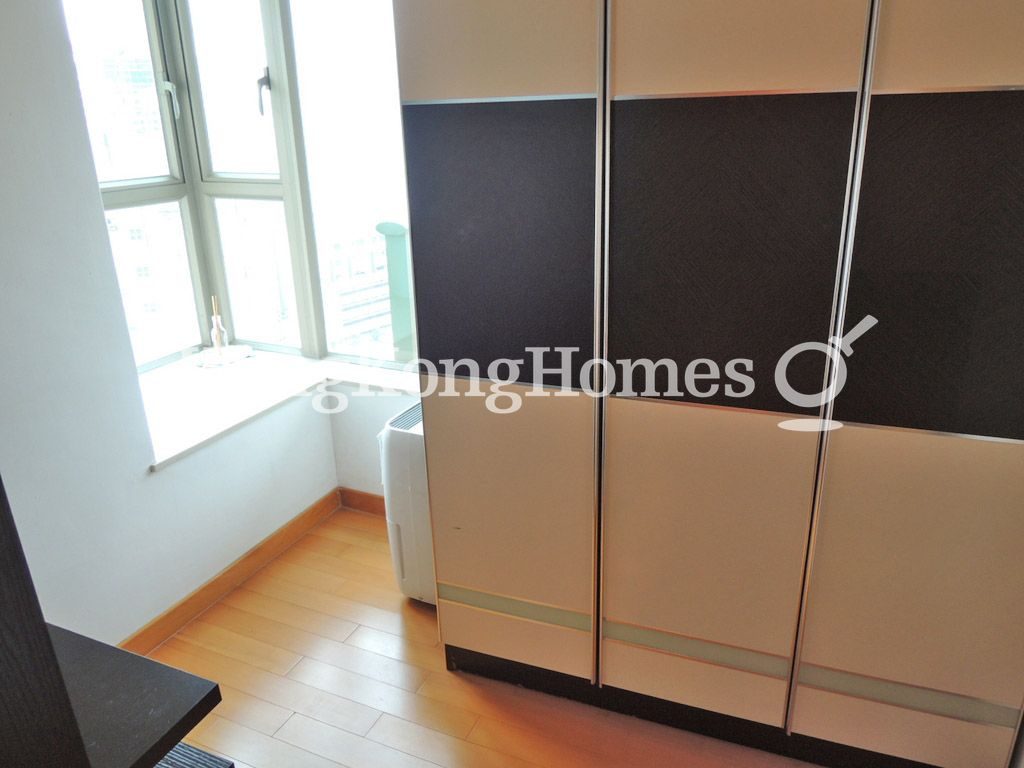 Wardrobe in Third Bedroom — 尚翹峰 1 座，灣仔