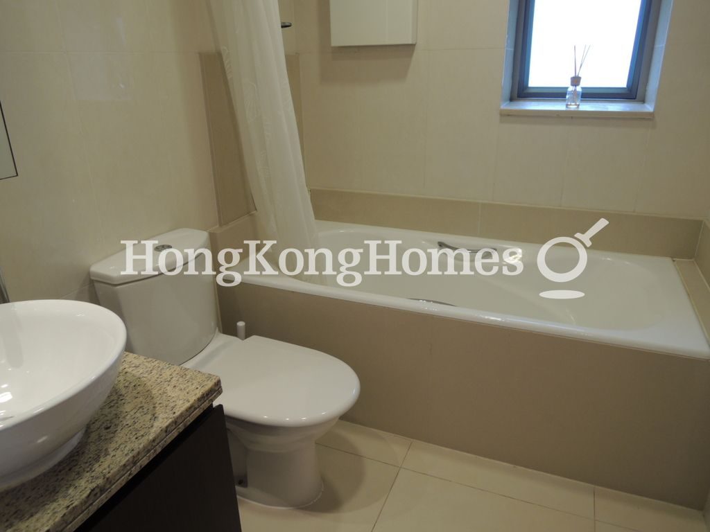 Guest Bathroom — 尚翹峰 1 座，灣仔