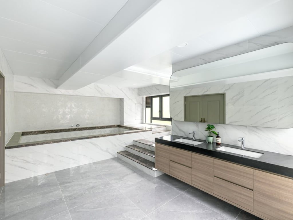 photo 18 — 72 Repulse Bay Road, Repulse Bay