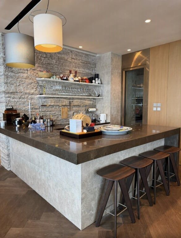 photo 7 — Azura Penthouse Duplex, Mid Levels West