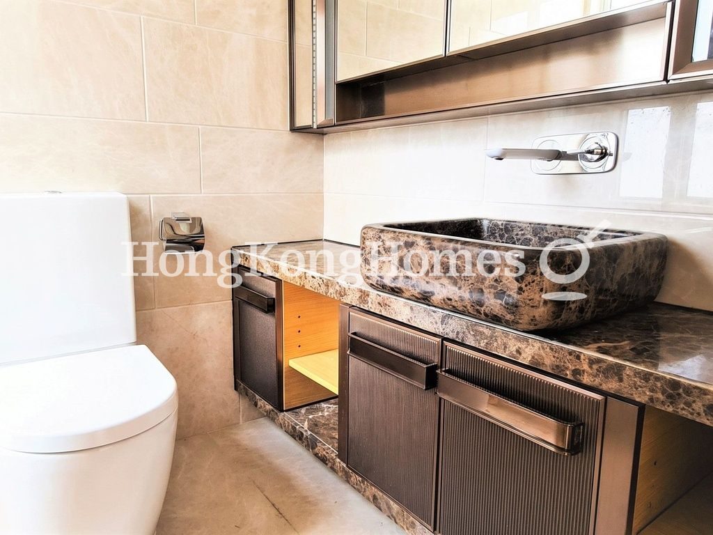 Master Bathroom — 奧城西岸，大角咀