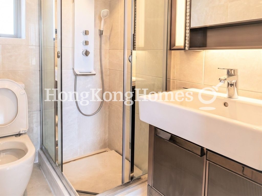 Guest Bathroom — 奧城西岸，大角咀