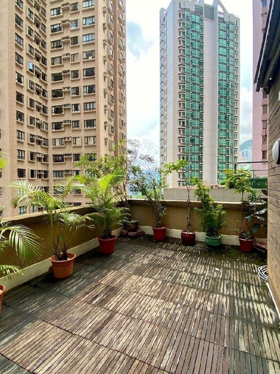 photo 2 — Roc Ye Court, Mid Levels Central