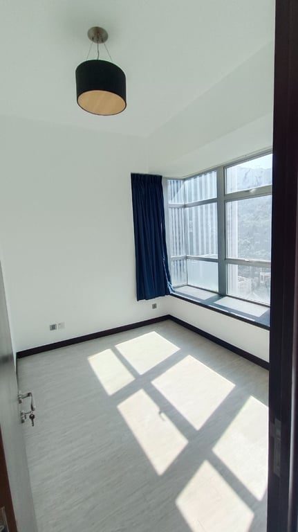 photo 3 — J Residence, Wan Chai