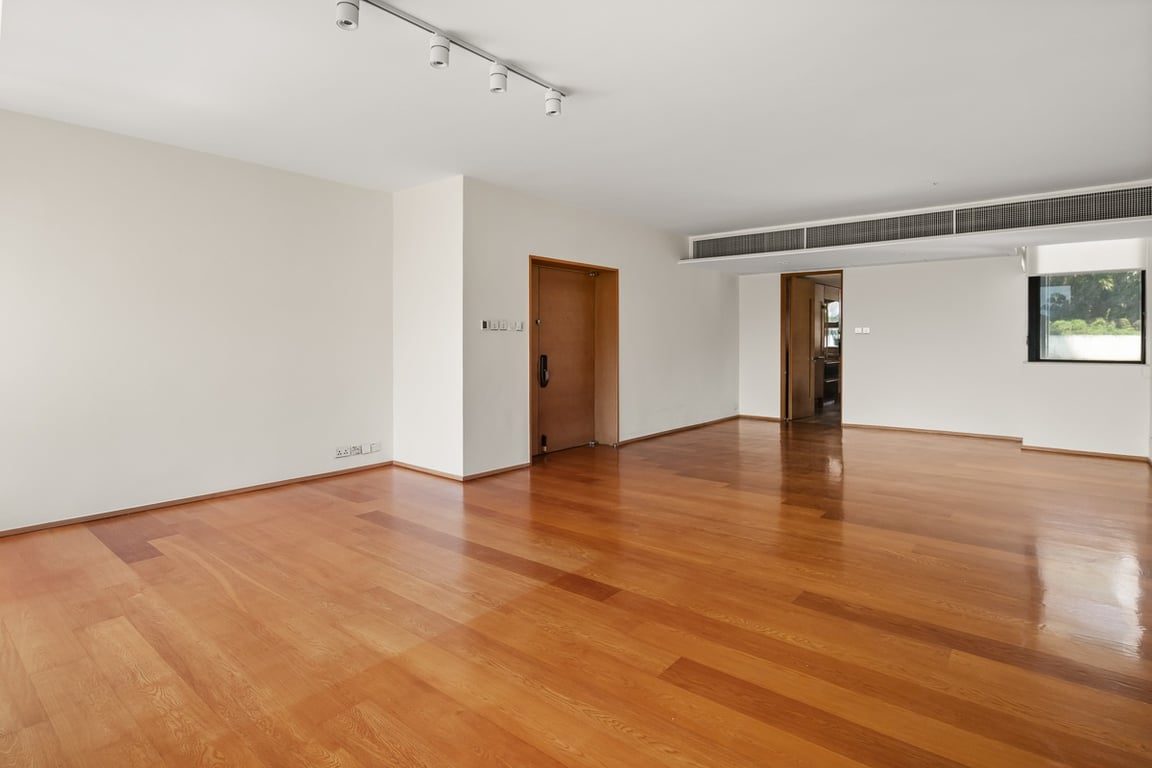 photo 6 — Belgravia, South Bay