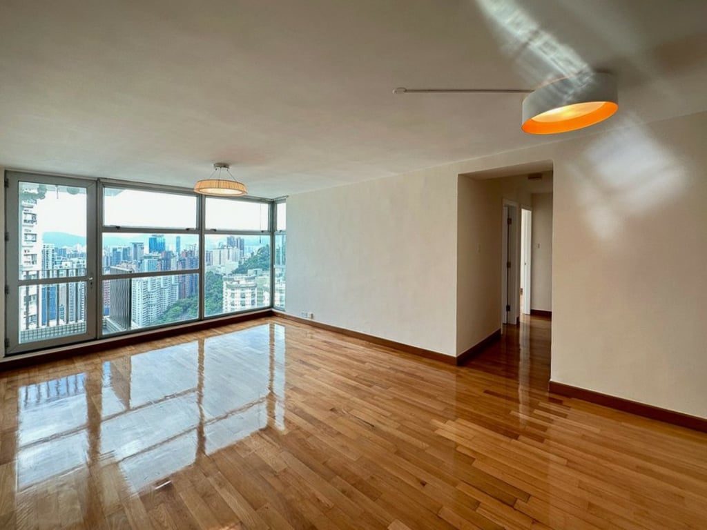 photo 2 — Grand Deco Tower, Tai Hang