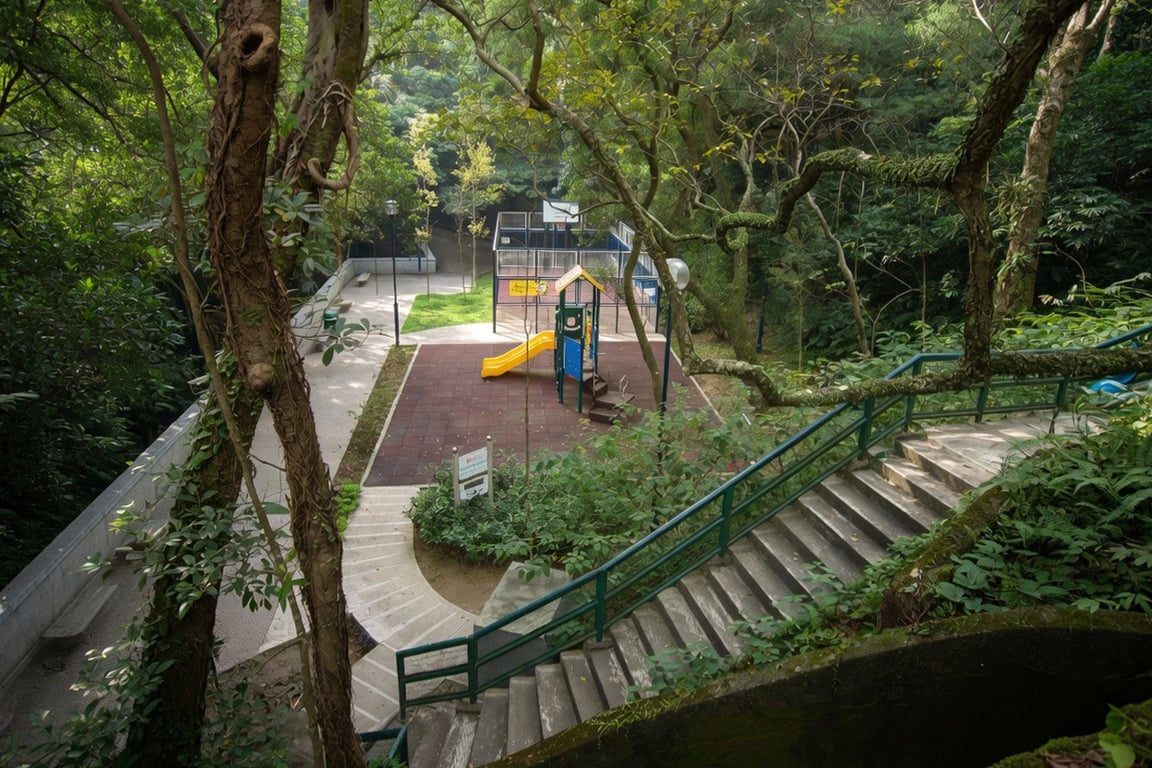 photo 13 — Stewart Terrace, The Peak