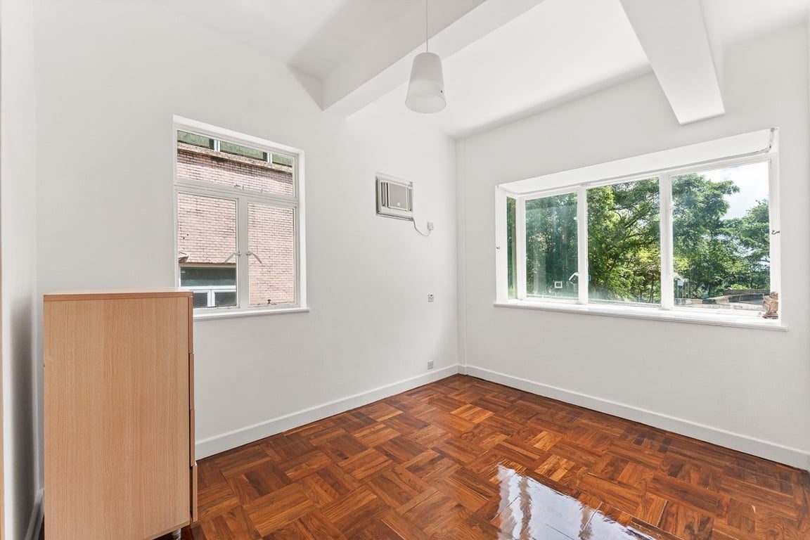 photo 8 — Stewart Terrace, The Peak