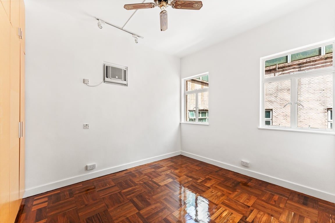 photo 10 — Stewart Terrace, The Peak