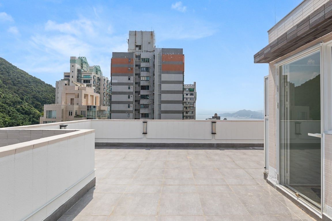photo 21 — Elegant Terrace, Mid Levels Central