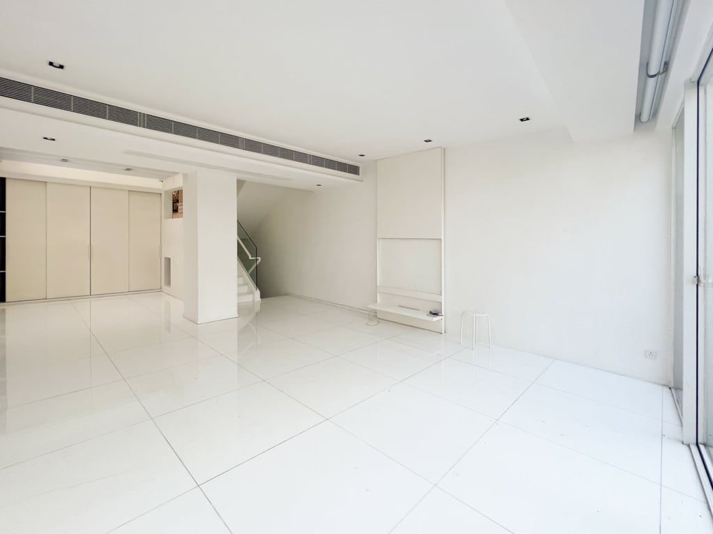 photo 3 — Stanley Court, Stanley