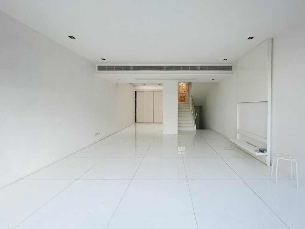 photo 8 — Stanley Court, Stanley