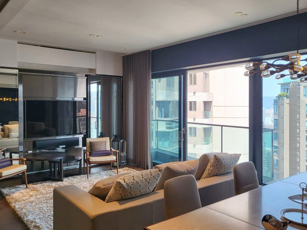 photo 2 — Azura, Mid Levels West