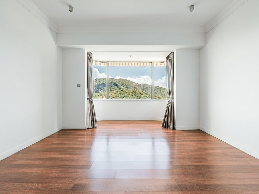 photo 8 — Hong Kong Parkview Twr 18, Repulse Bay