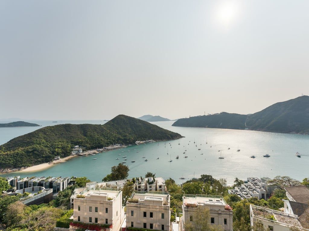 photo 2 — Pine Crest, Repulse Bay