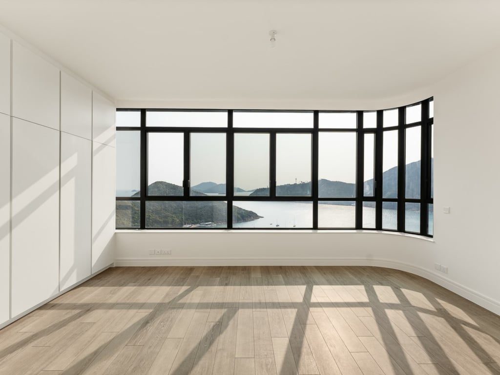 photo 9 — Pine Crest, Repulse Bay