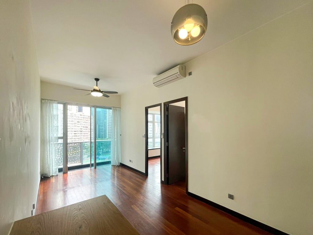 photo 4 — J Residence, Wan Chai