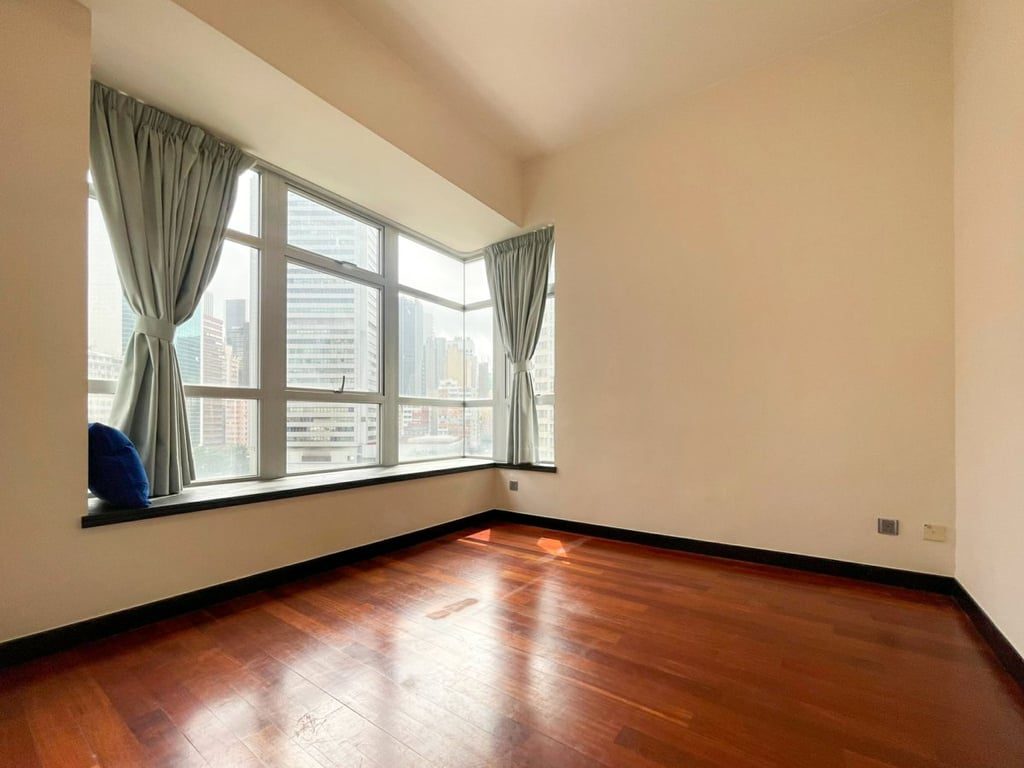 photo 7 — J Residence, Wan Chai
