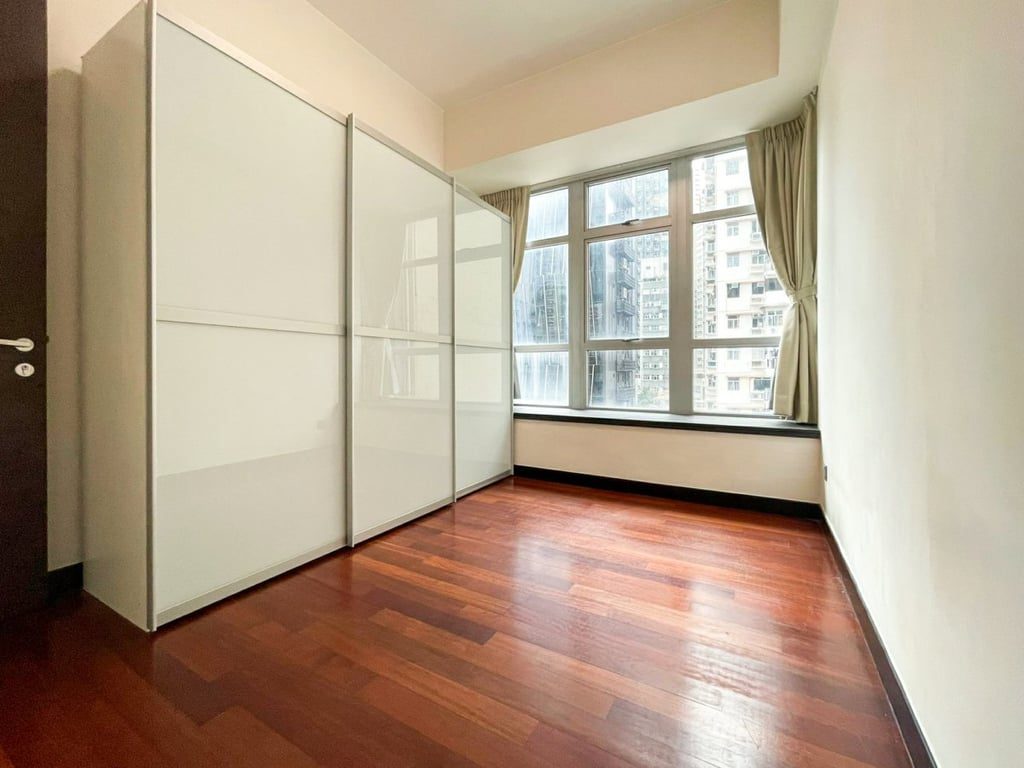 photo 9 — J Residence, Wan Chai
