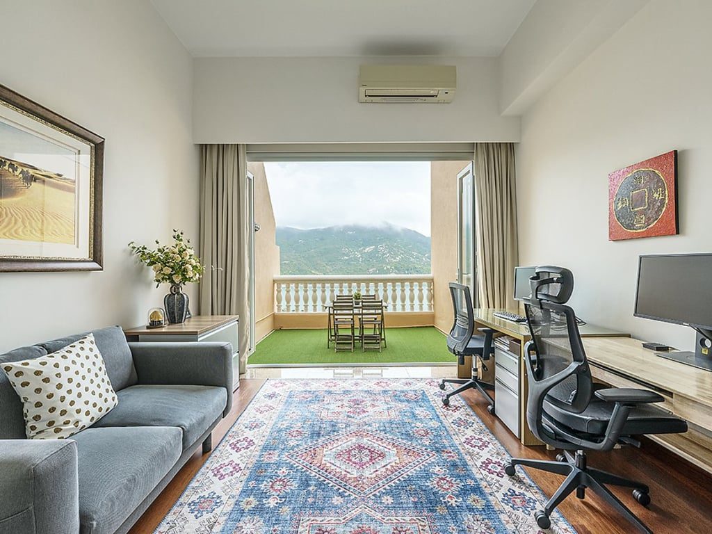 photo 2 — The Redhill Peninsula, Tai Tam