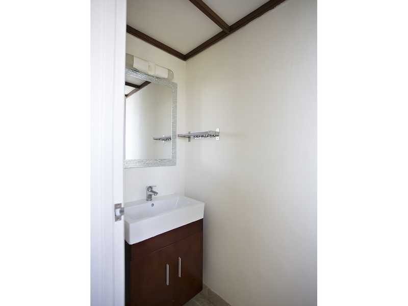 photo 10 — Hong Kong Parkview Twr 4, Repulse Bay