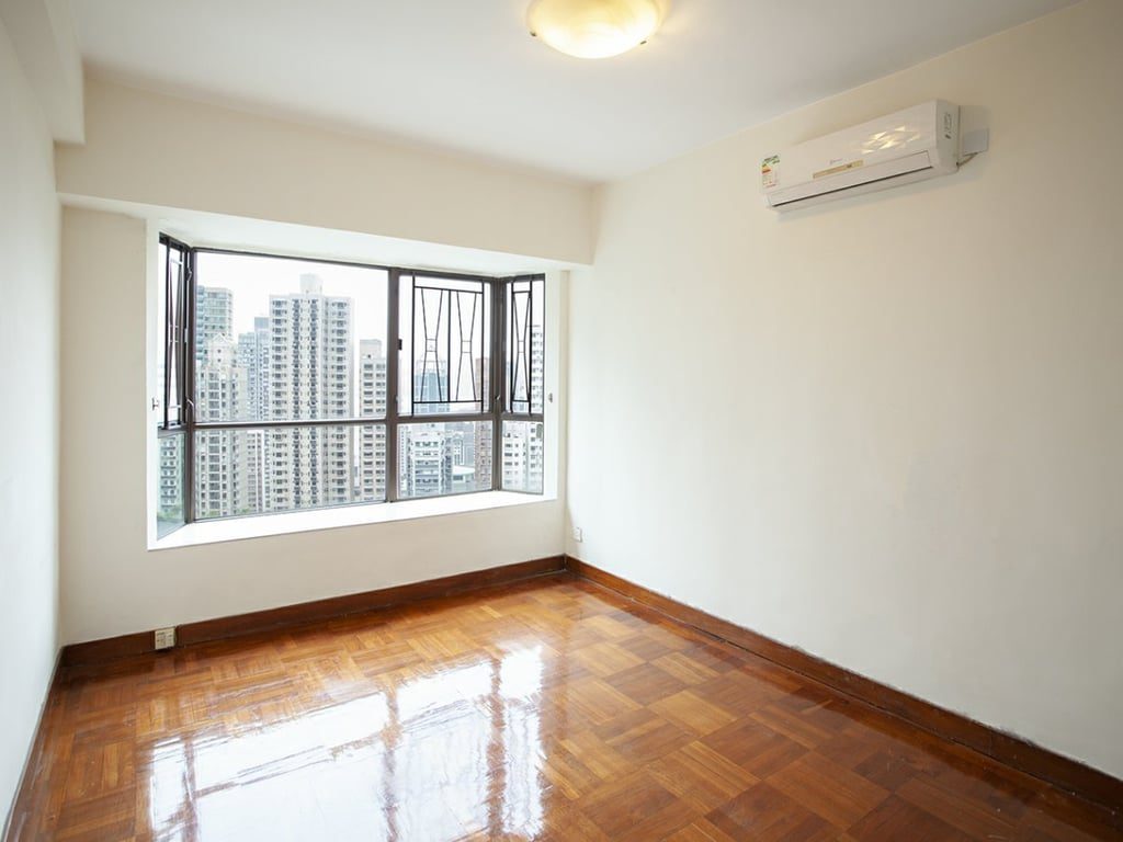 photo 5 — Dragonview Court, Mid Levels West