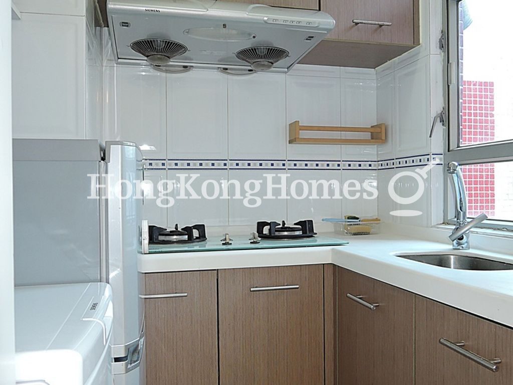 Kitchen — Amber Lodge, Central