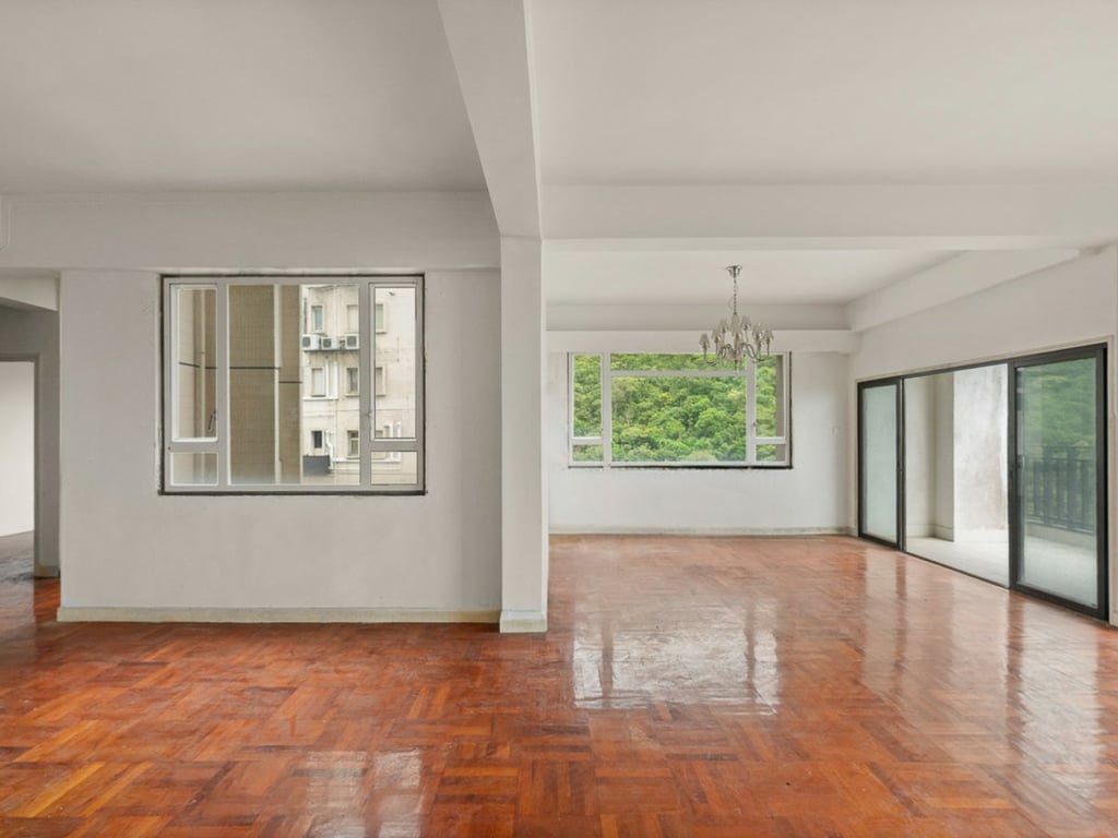 photo 3 — Ridge Court, Repulse Bay