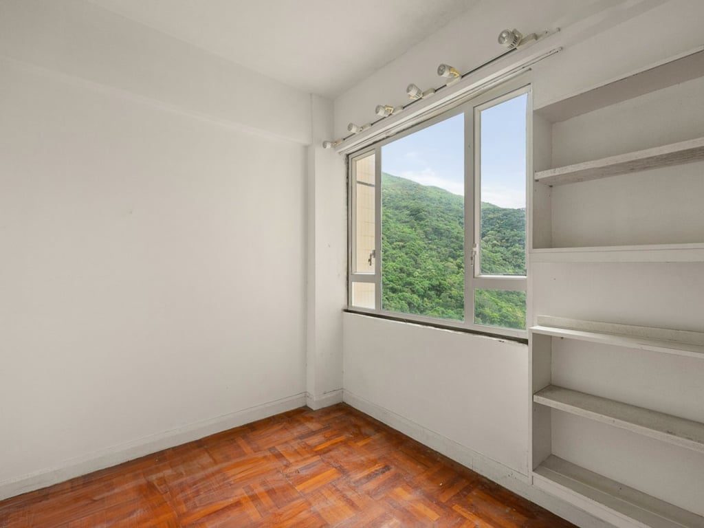photo 6 — Ridge Court, Repulse Bay