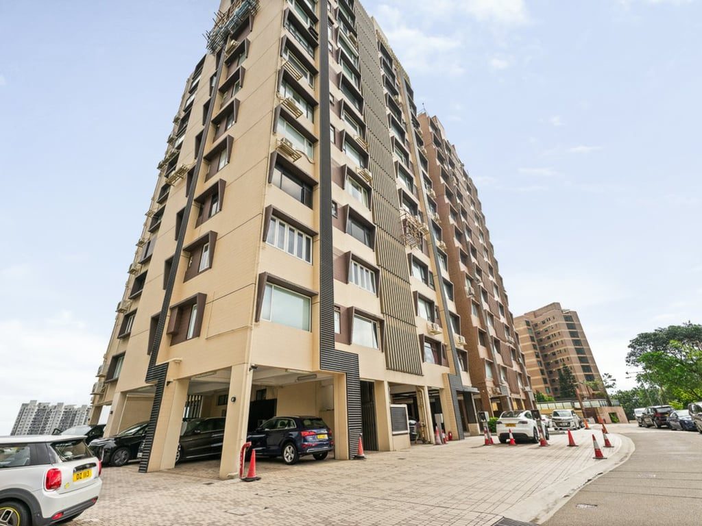 photo 10 — Ridge Court, Repulse Bay