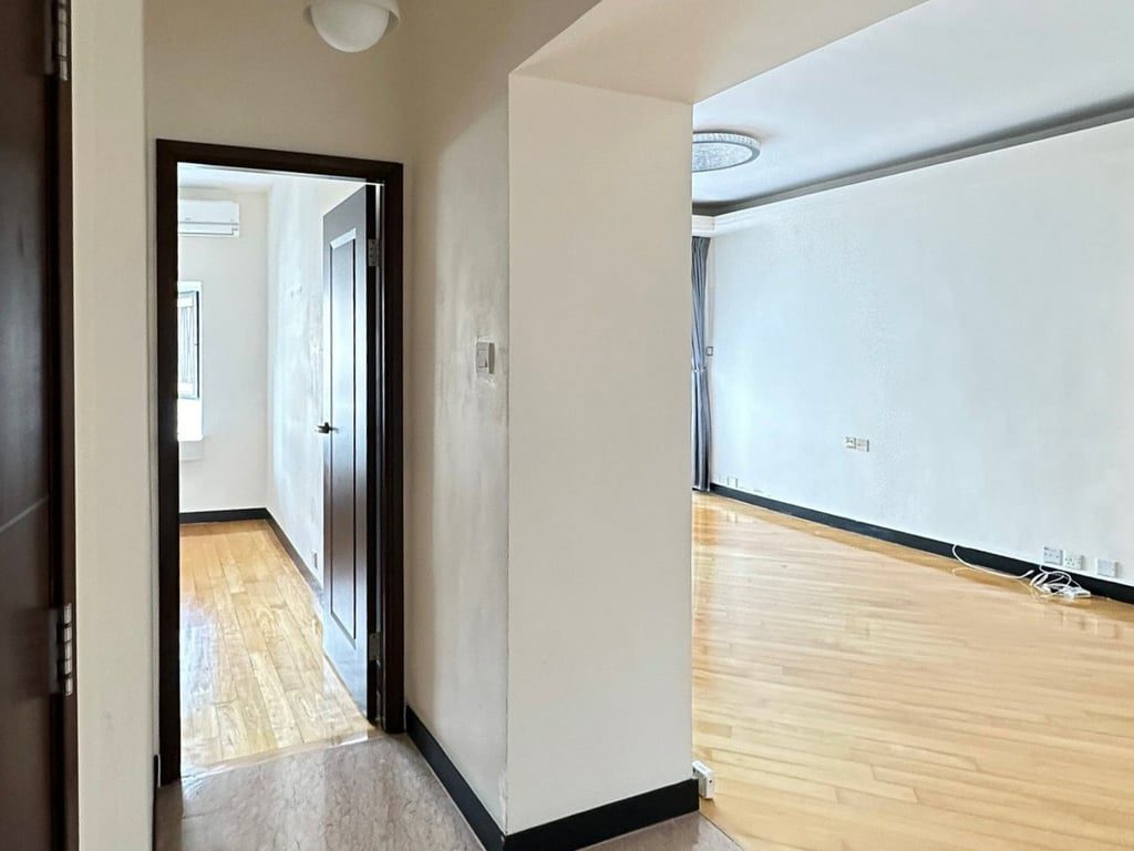photo 6 — Beverly Hill Blk C, Happy Valley