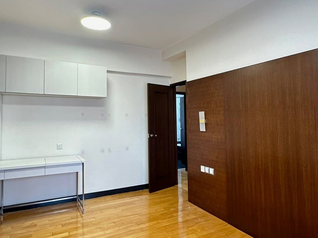 photo 10 — Beverly Hill Blk C, Happy Valley