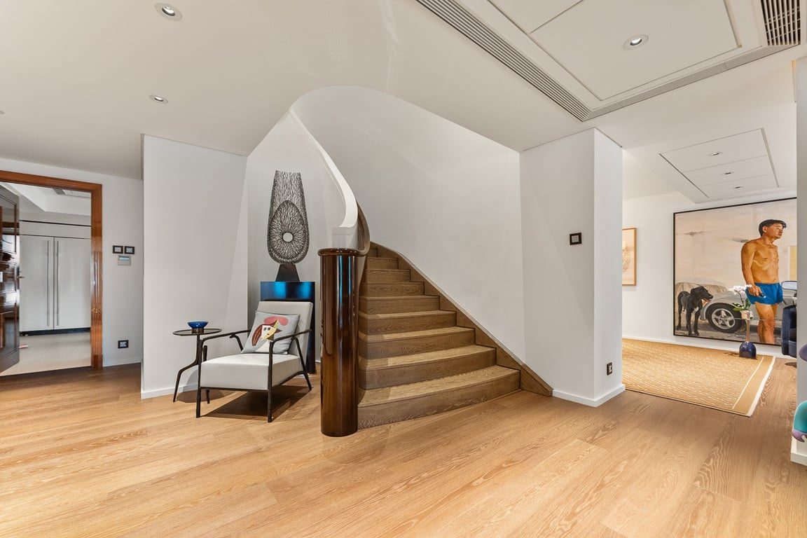 photo 11 — Grenville House, Mid Levels Central
