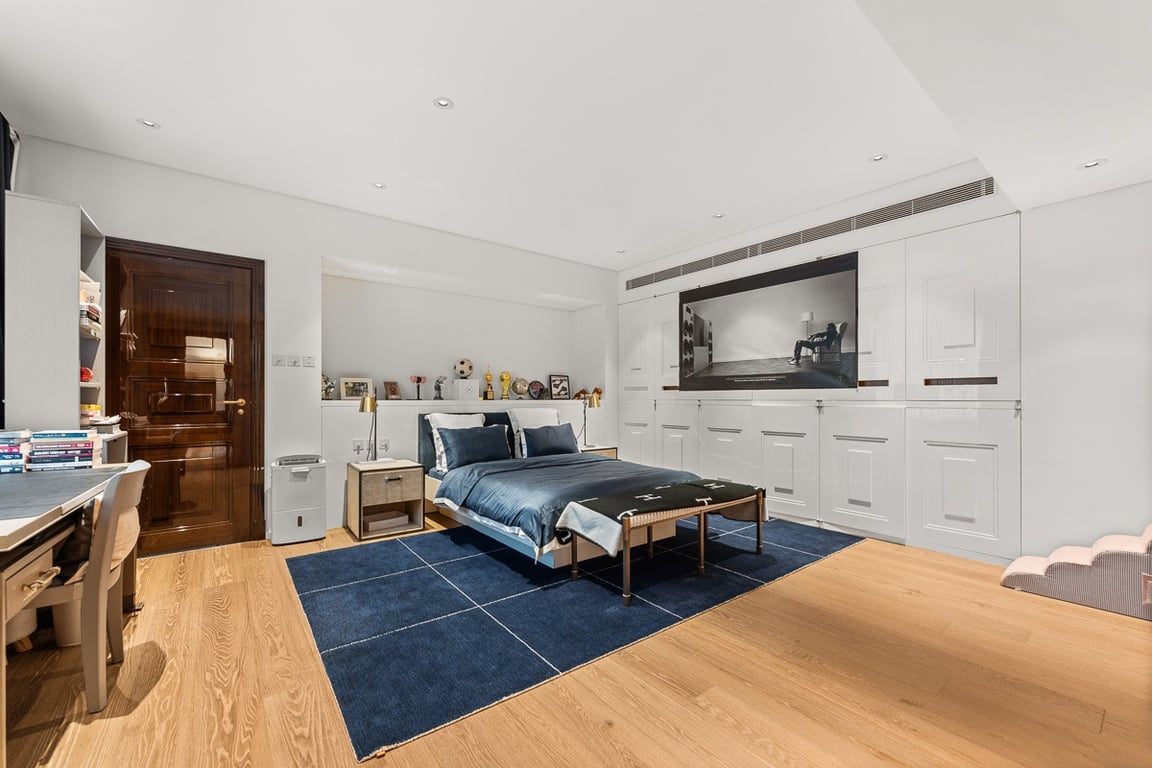 photo 17 — Grenville House, Mid Levels Central