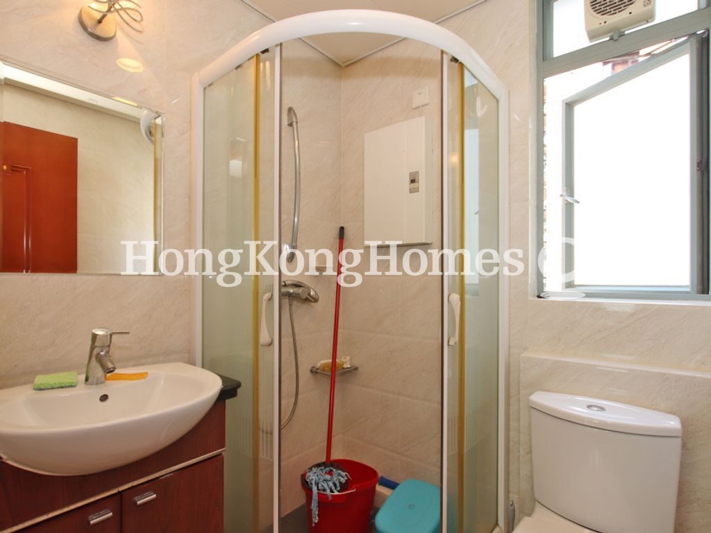 Guest Bathroom — Park Road, 2, Mid-levels West