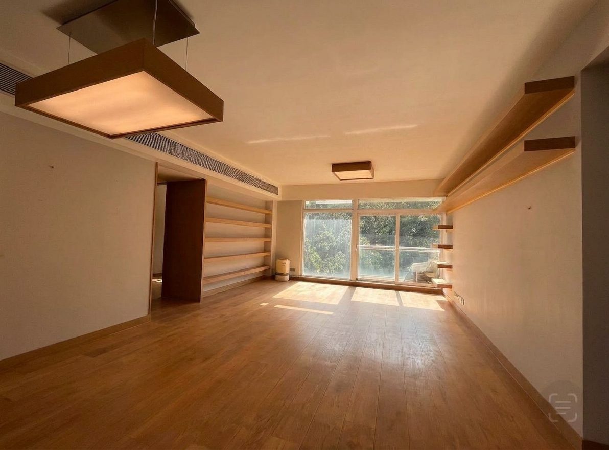 photo 2 — Hatton Place, Mid Levels West