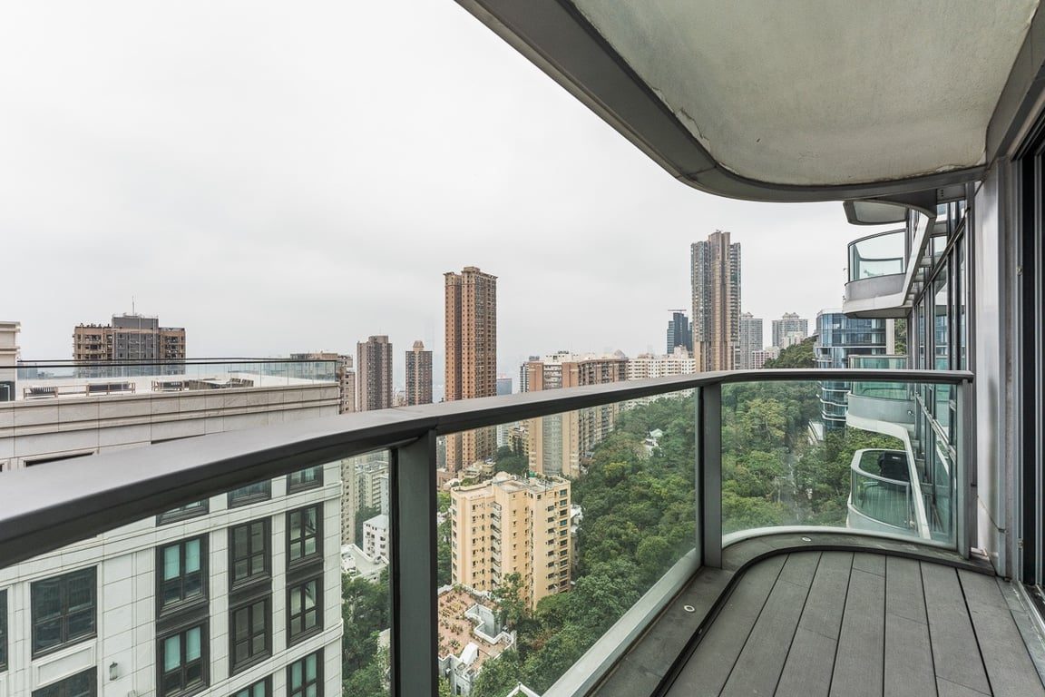 photo 2 — Altamira, Mid Levels West