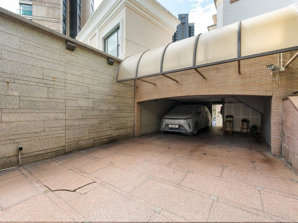 photo 14 — 5 Moorsom Road, Jardine S Lookout