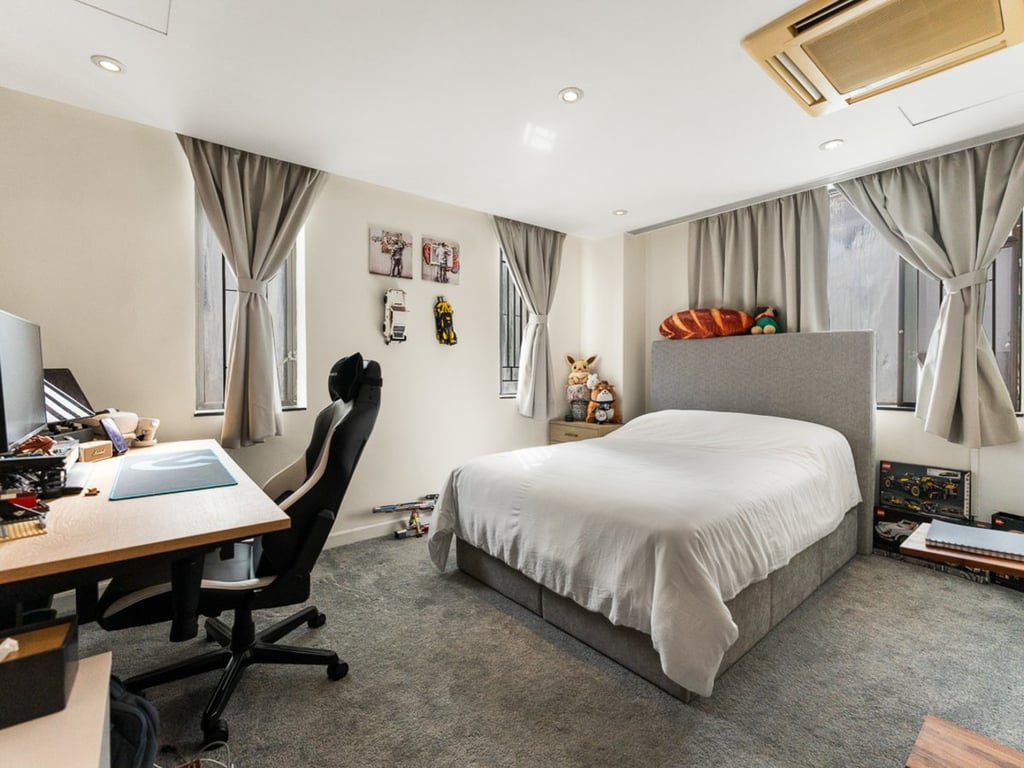 photo 8 — 5 Moorsom Road, Jardine S Lookout