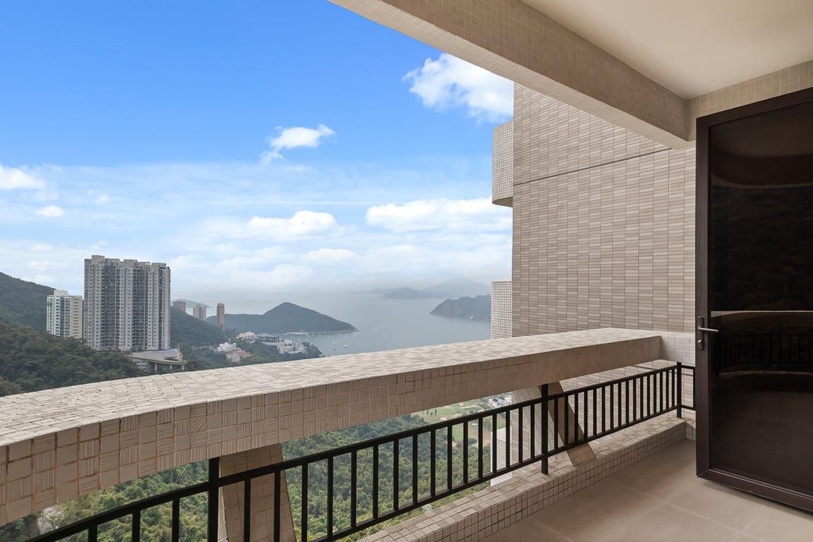 photo 3 — Fortuna Court, Repulse Bay