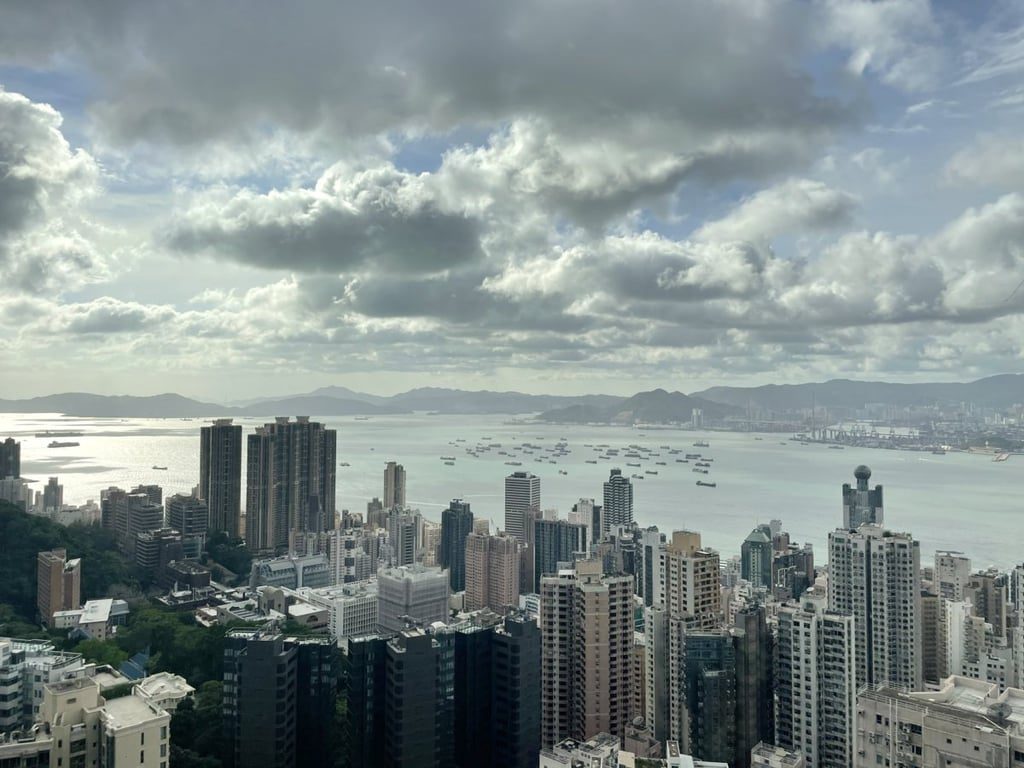 photo 4 — Altamira, Mid Levels West