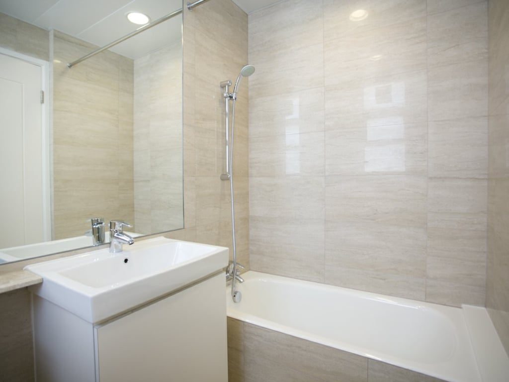 photo 13 — 8-14 Cape Road, Chung Hom Kok