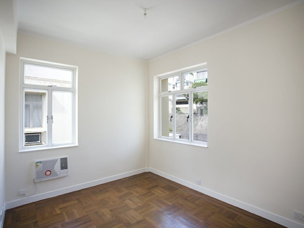photo 9 — 8-14 Cape Road, Chung Hom Kok