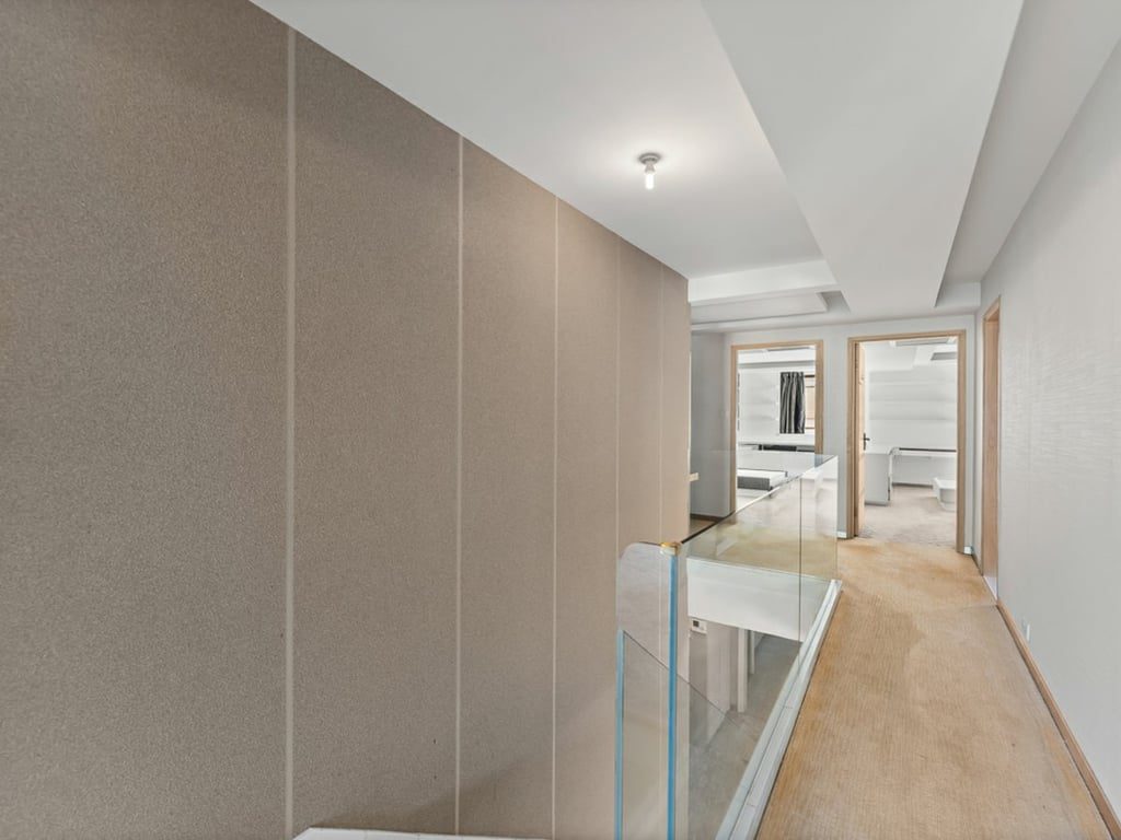 photo 13 — 56 Repulse Bay Road, Repulse Bay